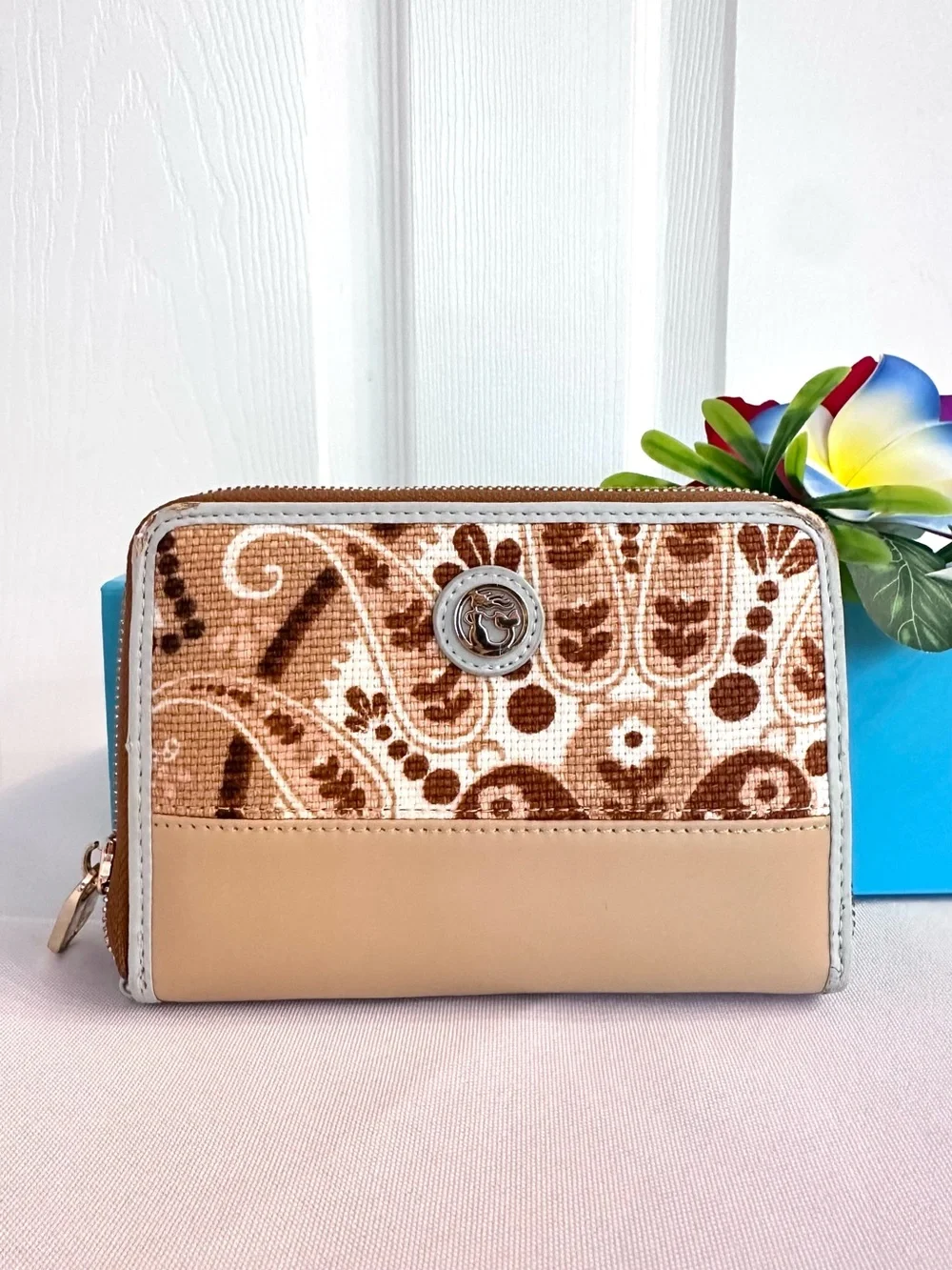 SPARTINA ~ Beige/Brown Paisley Printed Zip Wallet w/Baby Blue & Tan Leather Trim